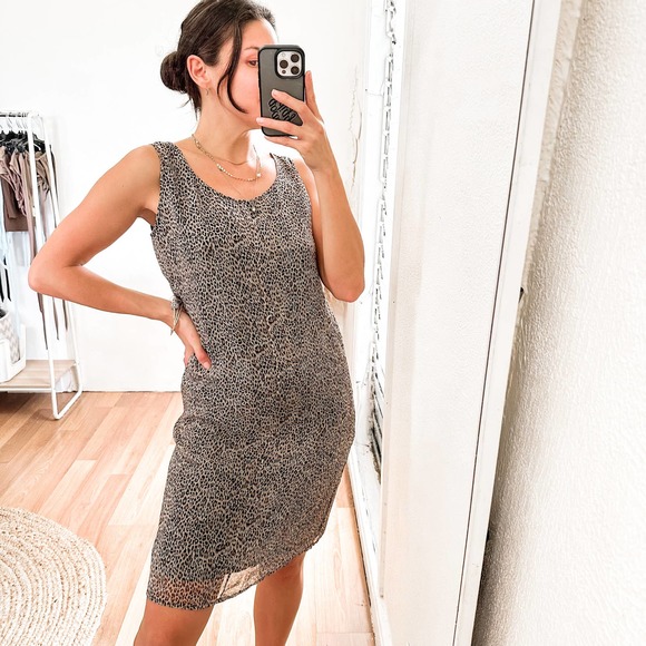 Robbie Bee Dresses & Skirts - Robbie Bee Animal Print Silk Dress Size 8 Medium